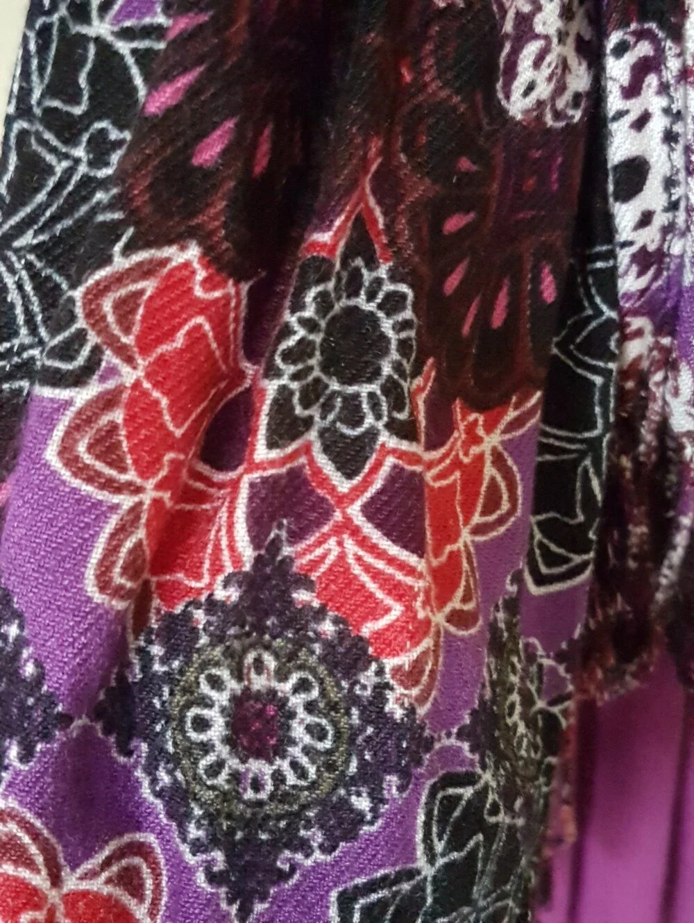 Black & Purple Magenta Multicolor Floral Pattern Scarf Like NEW